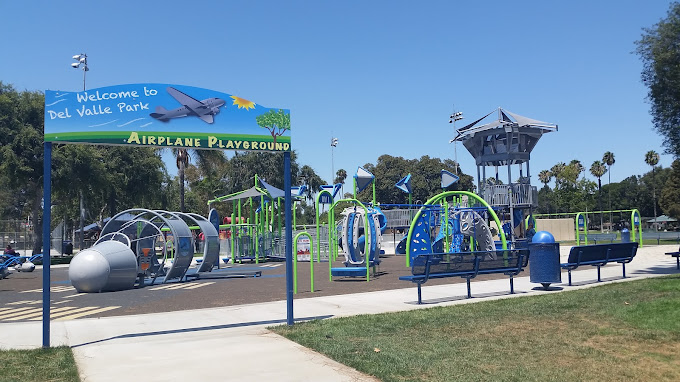 De Valle Park in Lakewood CA De Valle Park in Lakewood CA